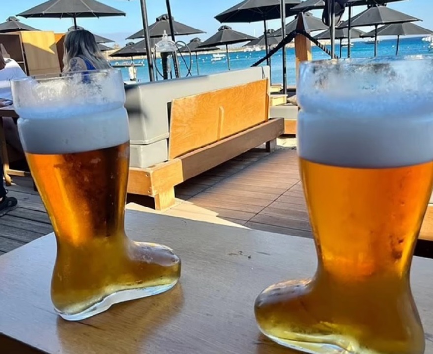 Μύκονος: Νέα καταγγελία για το DK Oyster - «Πληρώσαμε €500 για 12 στρείδια και τέσσερα ποτά» 