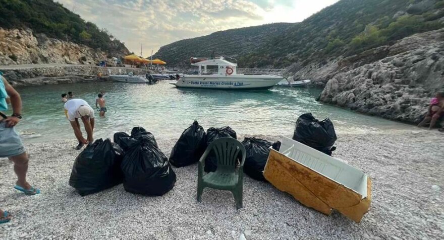 Ζάκυνθος: Ιδιοκτήτες σκαφών μάζεψαν τα σκουπίδια στο Ναυάγιο - Η επιστολή της επιτροπής 