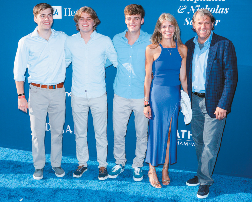 Ο «Λύκος της  Τσέλσι»... ψάχνεται για επενδύσεις στη Μύκονο