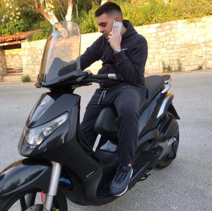 Ηράκλειο: Θρήνος για τον 20χρονο Γιώργο που έχασε τη ζωή του σε τροχαίο δυστύχημα