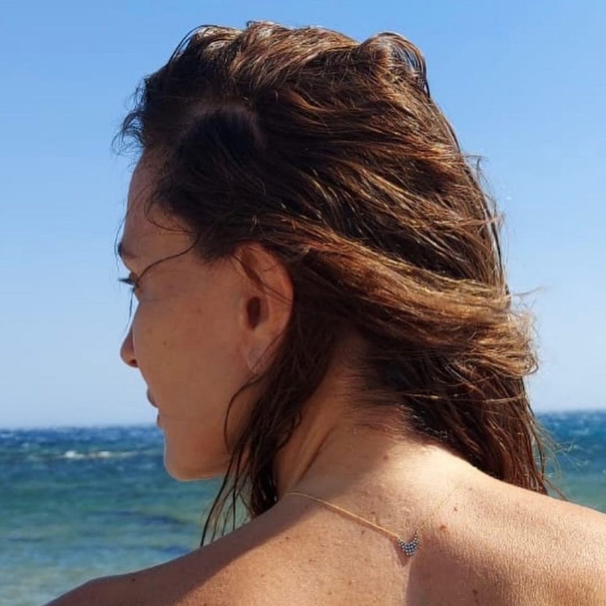 Η Μαρία Ναυπλιώτου κάνει διακοπές με τον αδερφό της στην Κρήτη