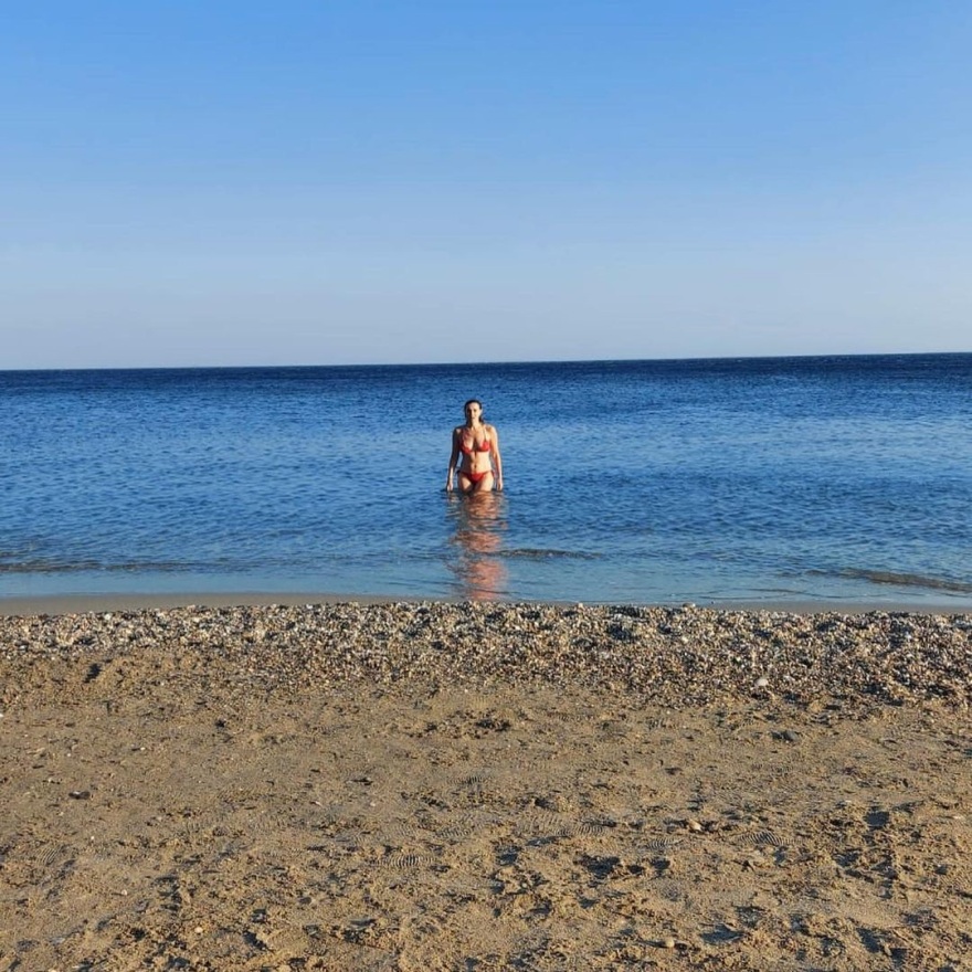 Η Μαρία Ναυπλιώτου κάνει διακοπές με τον αδερφό της στην Κρήτη