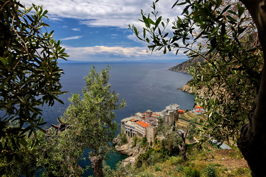 Ιστορίες «μύησης» ξένων τουριστών στο ελληνικό καλοκαίρι: Η μαγεία, οι εκπλήξεις και οι κακοτοπιές