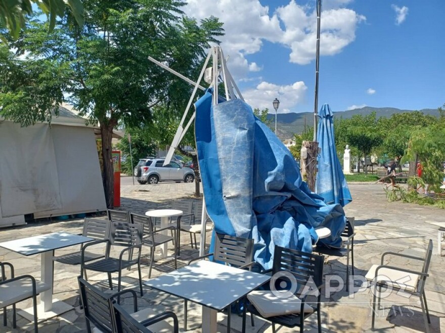 Καλαμάτα: Ανεμοστρόβιλος «σάρωσε» το ιστορικό κέντρο της πόλης