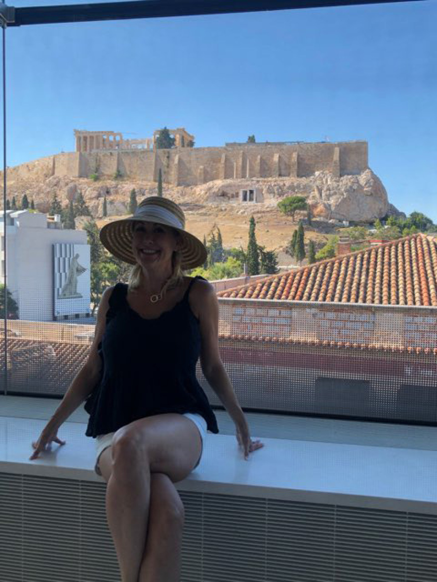 Η διάσημη πορνοστάρ Brandi Love είναι στην Αθήνα και ευχαριστεί τα... σώματα ασφαλείας