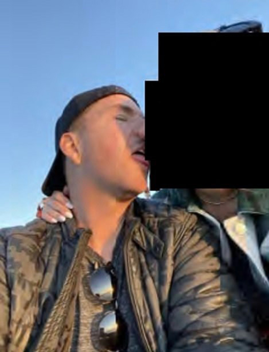 Ο... αλκοολικός πάστορας της «Γενναίας Εκκλησίας» με τη σύζυγο και τις τρεις ερωμένες!