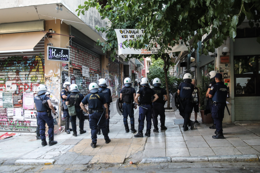 Εξάρχεια: Νέα ένταση στην πλατεία το πρωί για το μετρό - Δύο συλλήψεις