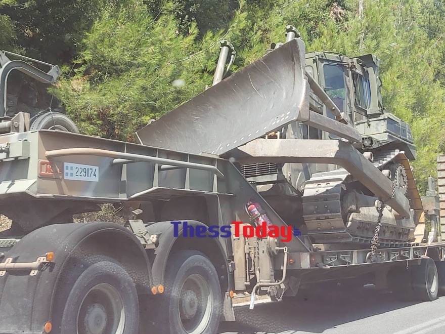 Φωτιά στη Θάσο: Στρατιωτικό κονβόι ενισχύει τις δυνάμεις για την κατάσβεση της πυρκαγιάς