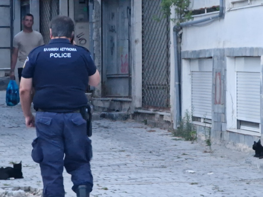 Θρίλερ στη Θεσσαλονίκη: Άνδρας εντοπίστηκε νεκρός μέσα στο σπίτι του - Είχε τραύμα από αυτοσχέδιο πυροβόλο όπλο