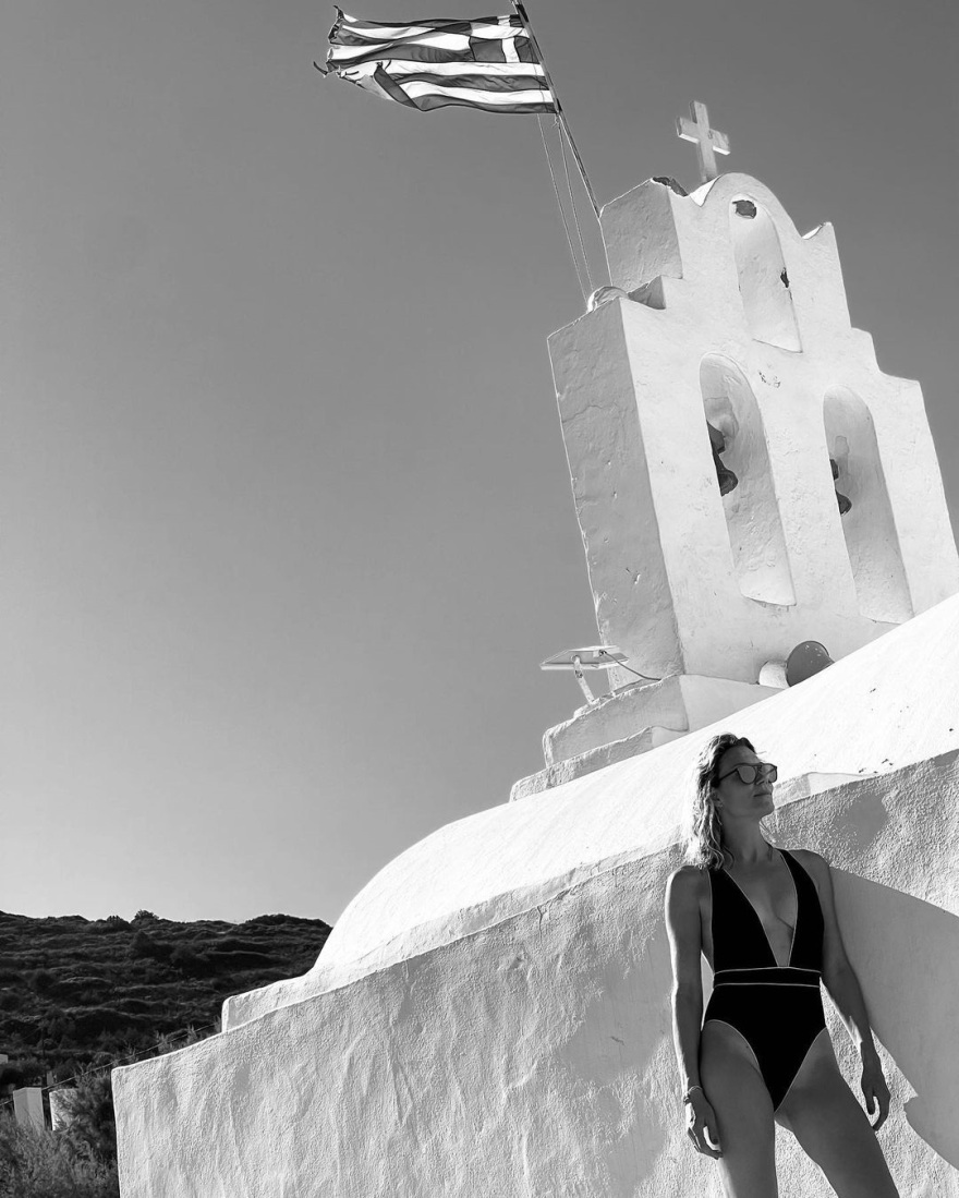 Βίκυ Καγιά: Βραδινή έξοδος στη Μύκονο με τον σύζυγό της, Ηλία Κρασσά - Δείτε φωτογραφίες