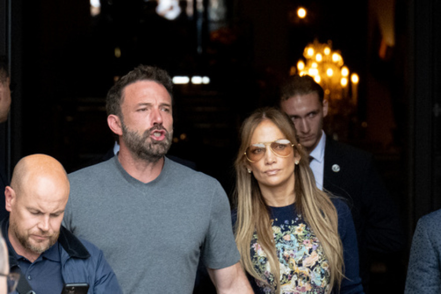 O Mπεν Άφλεκ νιώθει σαν την... Νταϊάνα - «Τρομοκρατημένος» από τους παπαράτσι στο Παρίσι