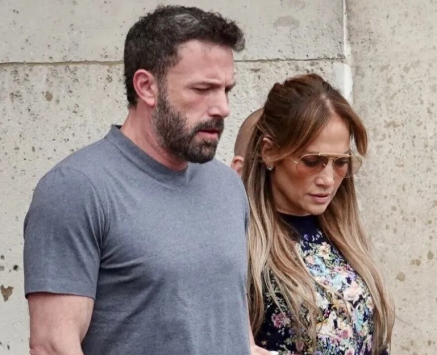 O Mπεν Άφλεκ νιώθει σαν την... Νταϊάνα - «Τρομοκρατημένος» από τους παπαράτσι στο Παρίσι