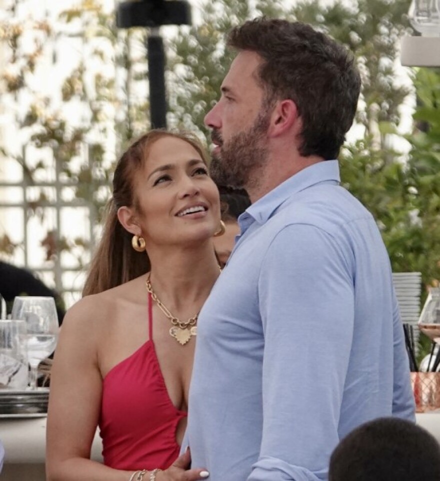 O Mπεν Άφλεκ νιώθει σαν την... Νταϊάνα - «Τρομοκρατημένος» από τους παπαράτσι στο Παρίσι