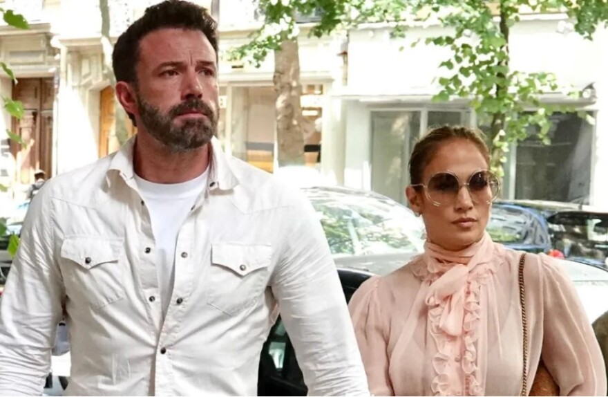 O Mπεν Άφλεκ νιώθει σαν την... Νταϊάνα - «Τρομοκρατημένος» από τους παπαράτσι στο Παρίσι