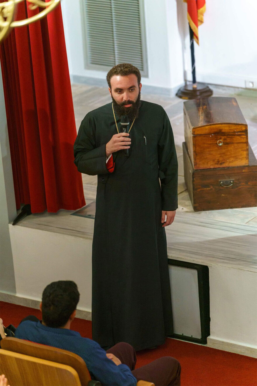 Η Χριστίνα Αλεξανιάν με «Τα τετράδια της Ανζέλ Κουρτιάν» στην Ύδρα