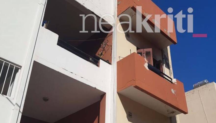 Φωτογραφίες: Εφιαλτικές στιγμές για ζευγάρι ενώ κοιμόταν - Το σπίτι τους τυλίχθηκε στις φλόγες