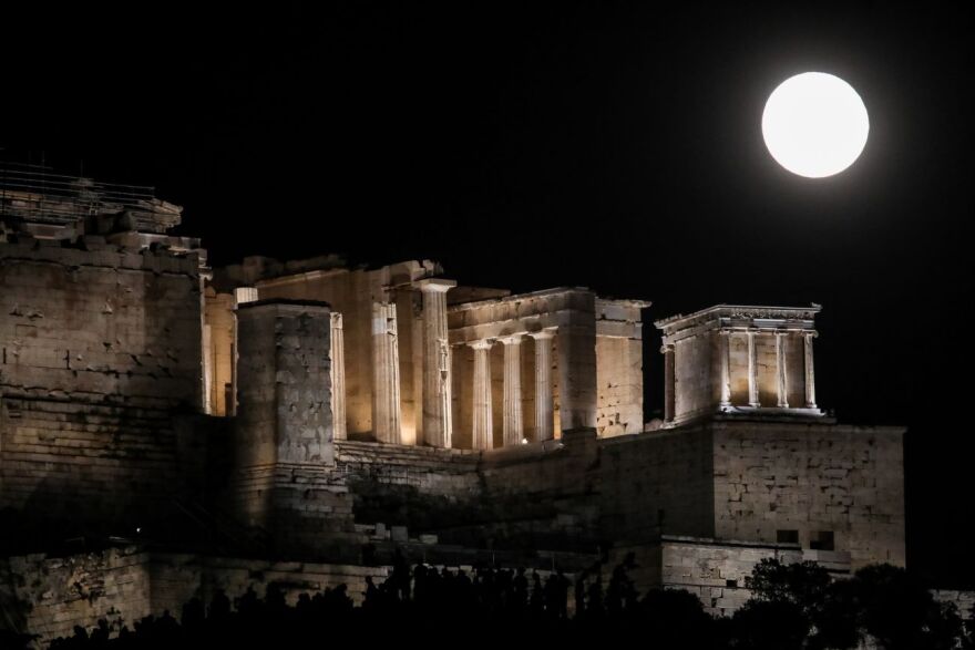 Πανσέληνος: Εντυπωσιακές εικόνες από το «Φεγγάρι του Οξύρρυγχου» - Δείτε φωτογραφίες