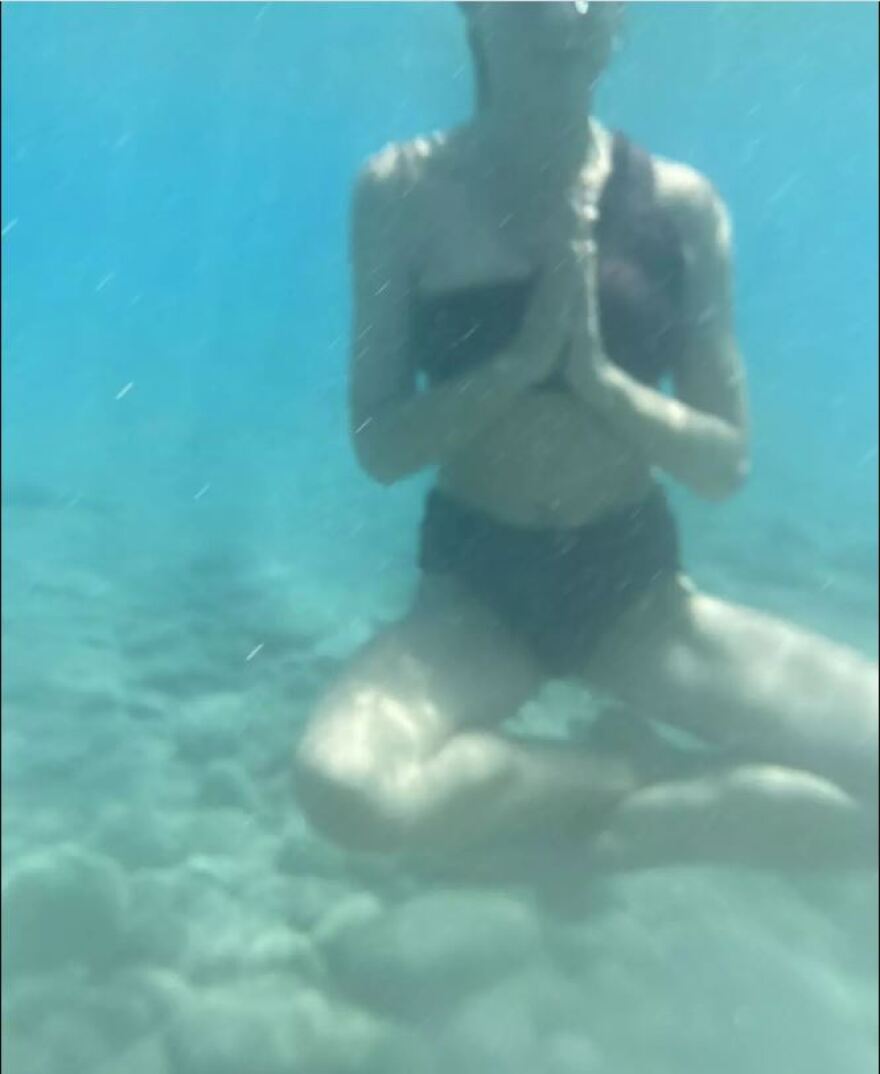 Δανάη Μιχαλάκη: Οι φωτογραφίες κάτω από τη θάλασσα