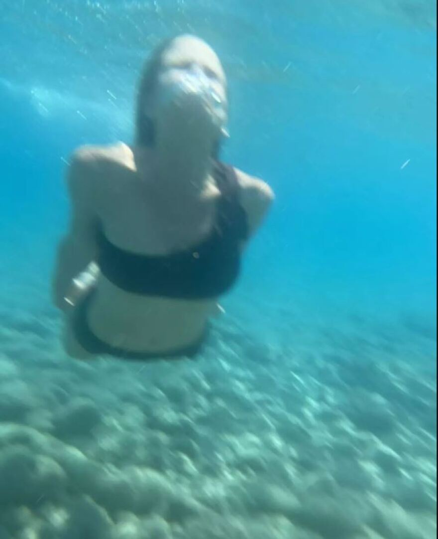 Δανάη Μιχαλάκη: Οι φωτογραφίες κάτω από τη θάλασσα