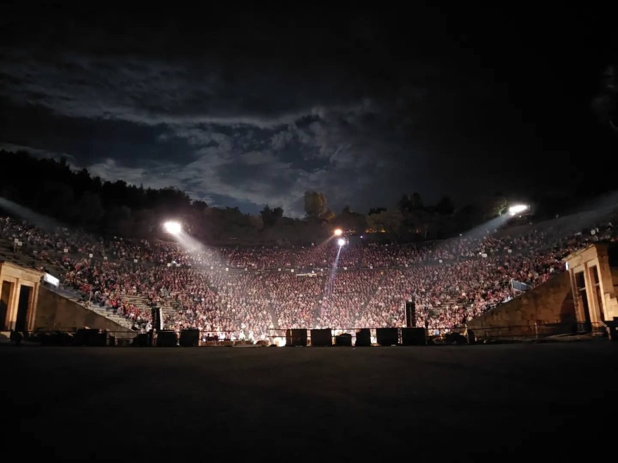 Καταχειροκροτήθηκε η «Ελένη» στο Αρχαίο Θέατρο Επιδαύρου