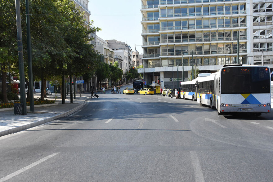 Αθήνα: Πάνω από 1.000 τουρίστες είδαν την αλλαγή της προεδρικής φρουράς - Βίντεο και φωτογραφίες