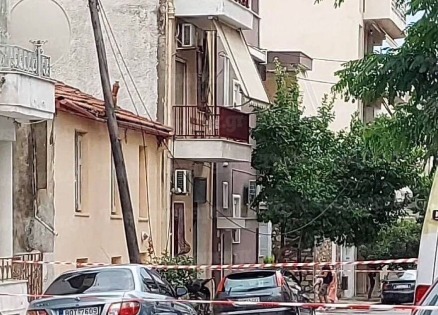 Βόλος: Εικόνες καταστροφής άφησε πίσω της η «ψυχρή λίμνη» - Πλημμύρισαν δρόμοι και καταστήματα