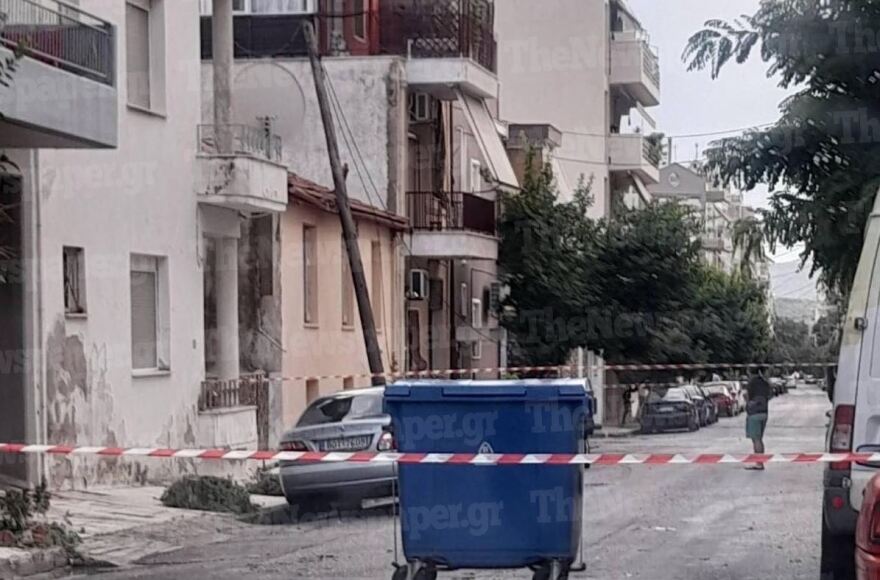 Βόλος: Εικόνες καταστροφής άφησε πίσω της η «ψυχρή λίμνη» - Πλημμύρισαν δρόμοι και καταστήματα