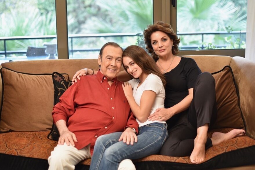 Άντζελα Γκερέκου: Η τρυφερή ανάρτηση για τη γιορτή της κόρης της -  «Το παιδί της Παναγιάς έλεγε ο μπαμπάς σου»