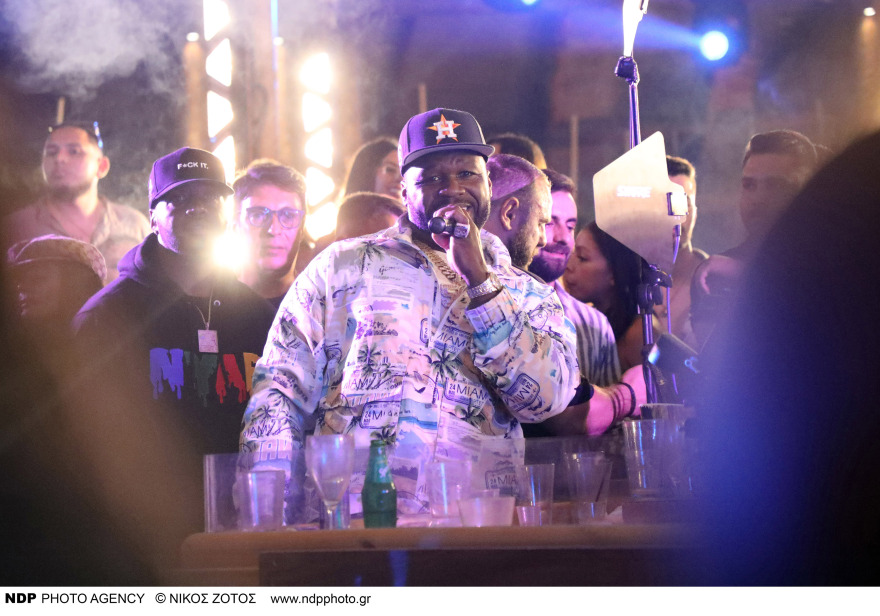 50 Cent: Δείτε φωτογραφίες από την εμφάνισή του στη Μύκονο