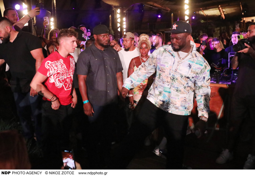 50 Cent: Δείτε φωτογραφίες από την εμφάνισή του στη Μύκονο