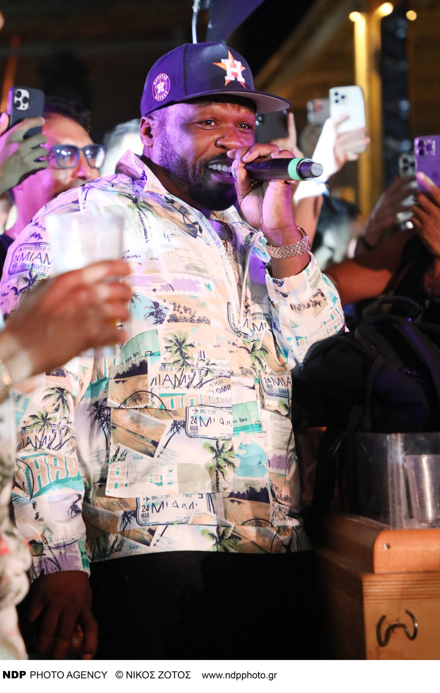 50 Cent: Δείτε φωτογραφίες από την εμφάνισή του στη Μύκονο