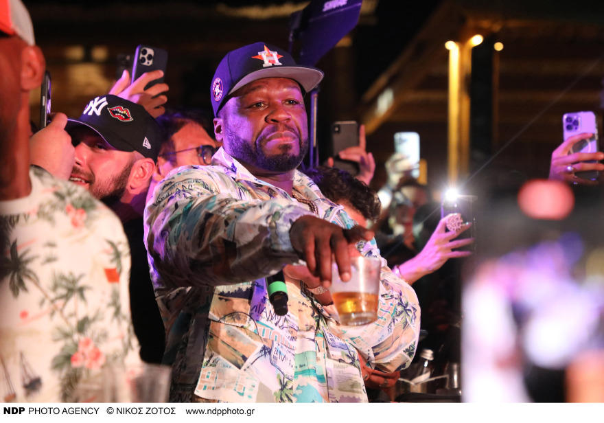 50 Cent: Δείτε φωτογραφίες από την εμφάνισή του στη Μύκονο