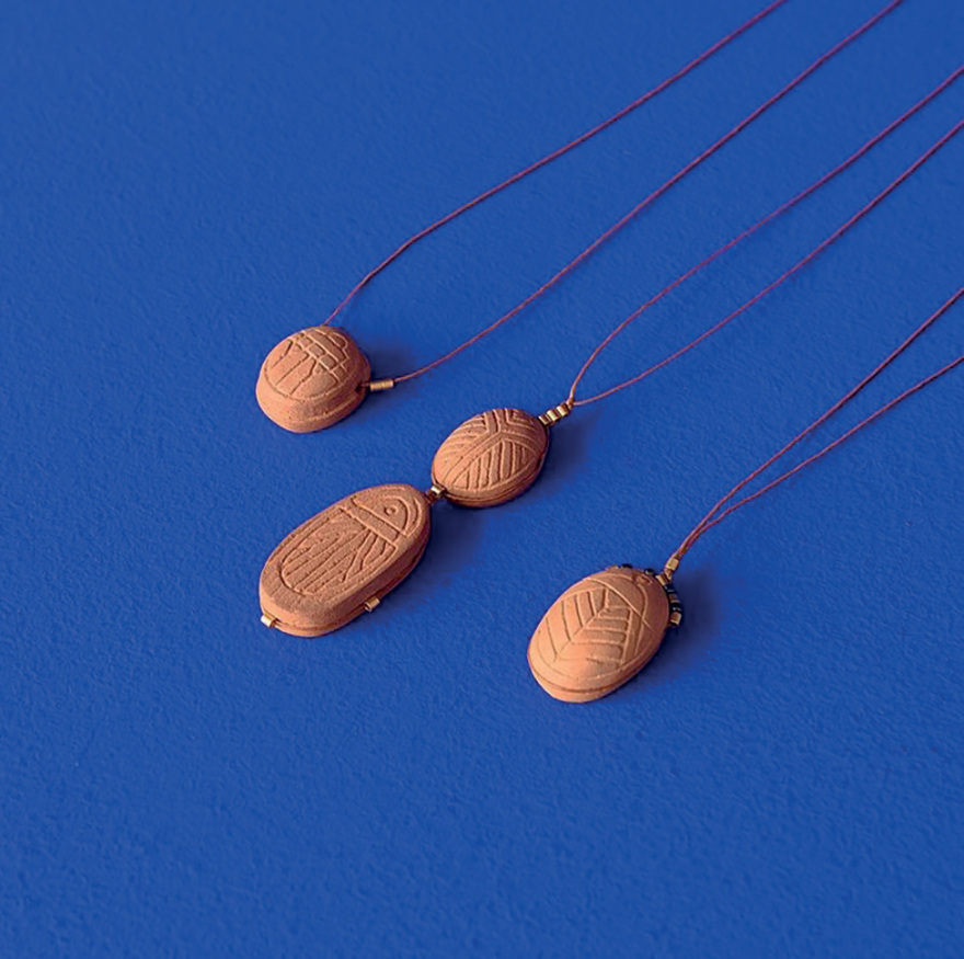 Νταϊάν Αλεξάντρ: Μύθοι από πηλό