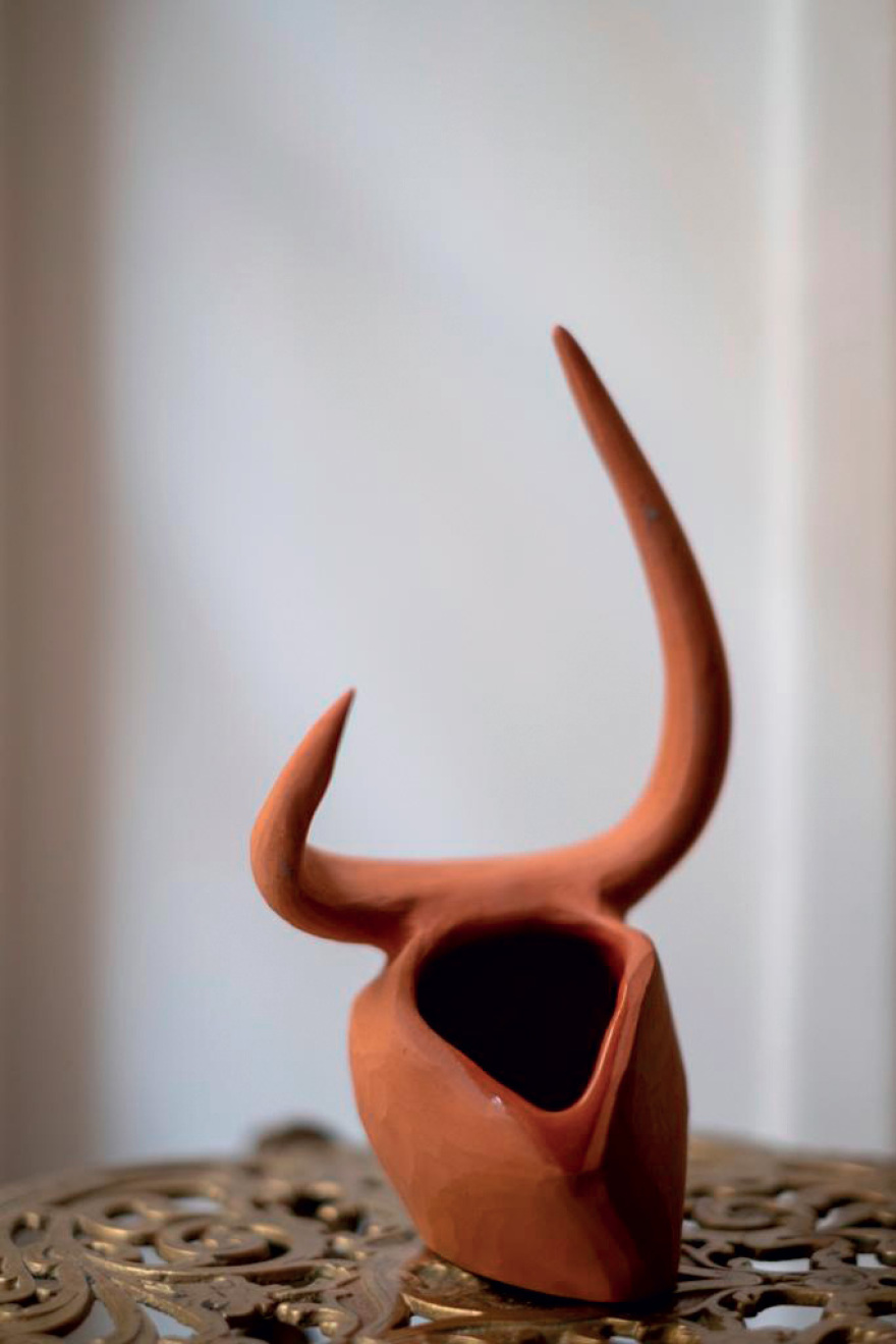 Νταϊάν Αλεξάντρ: Μύθοι από πηλό