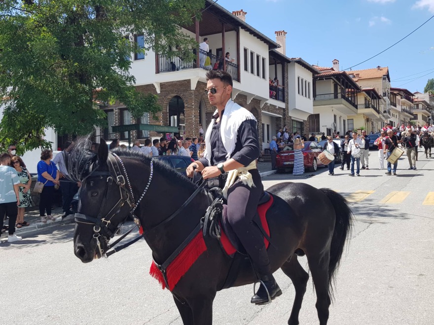 Σιάτιστα Κοζάνης: Το έθιμο των καβαλάρηδων της Παναγιάς - Πώς ξεκίνησε και τι συμβολίζει