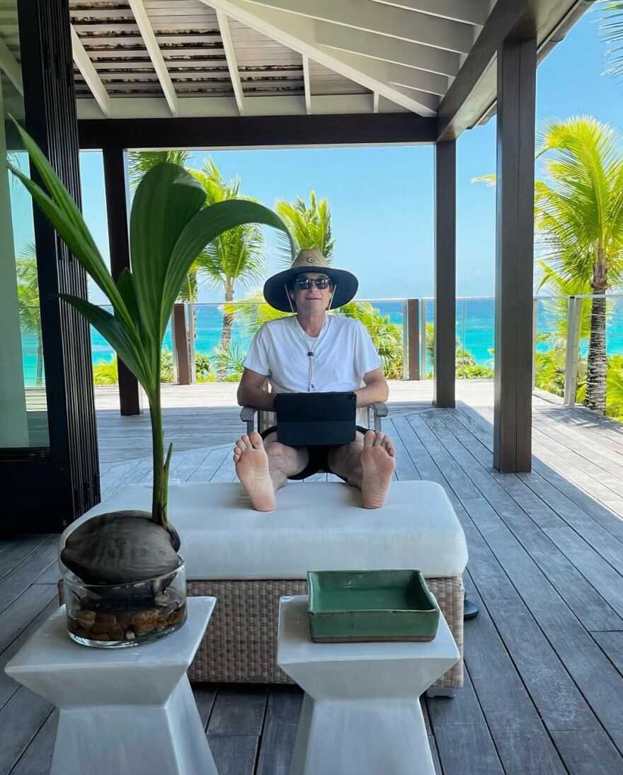 Τζένιφερ Άνιστον: Στιγμιότυπα από τις καλοκαιρινές της διακοπές