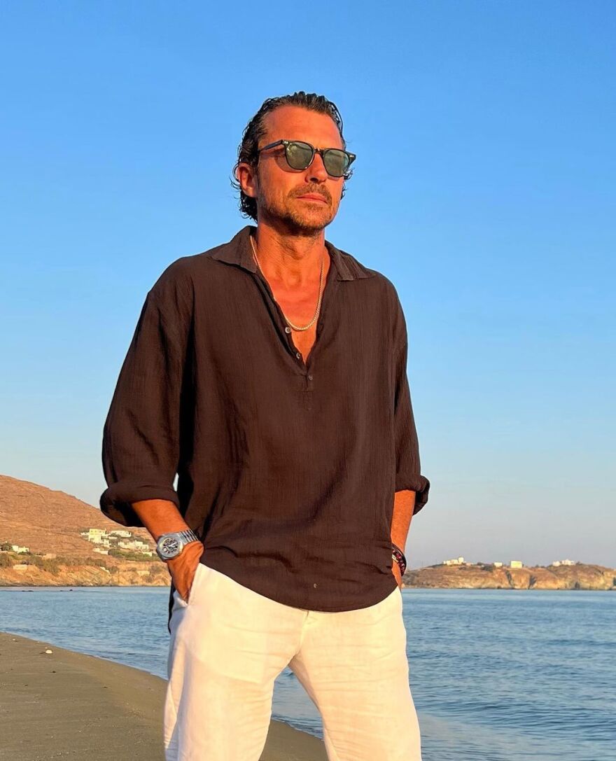 Ο Γουίλιαμ Αμπαντί κάνει διακοπές στη Μύκονο