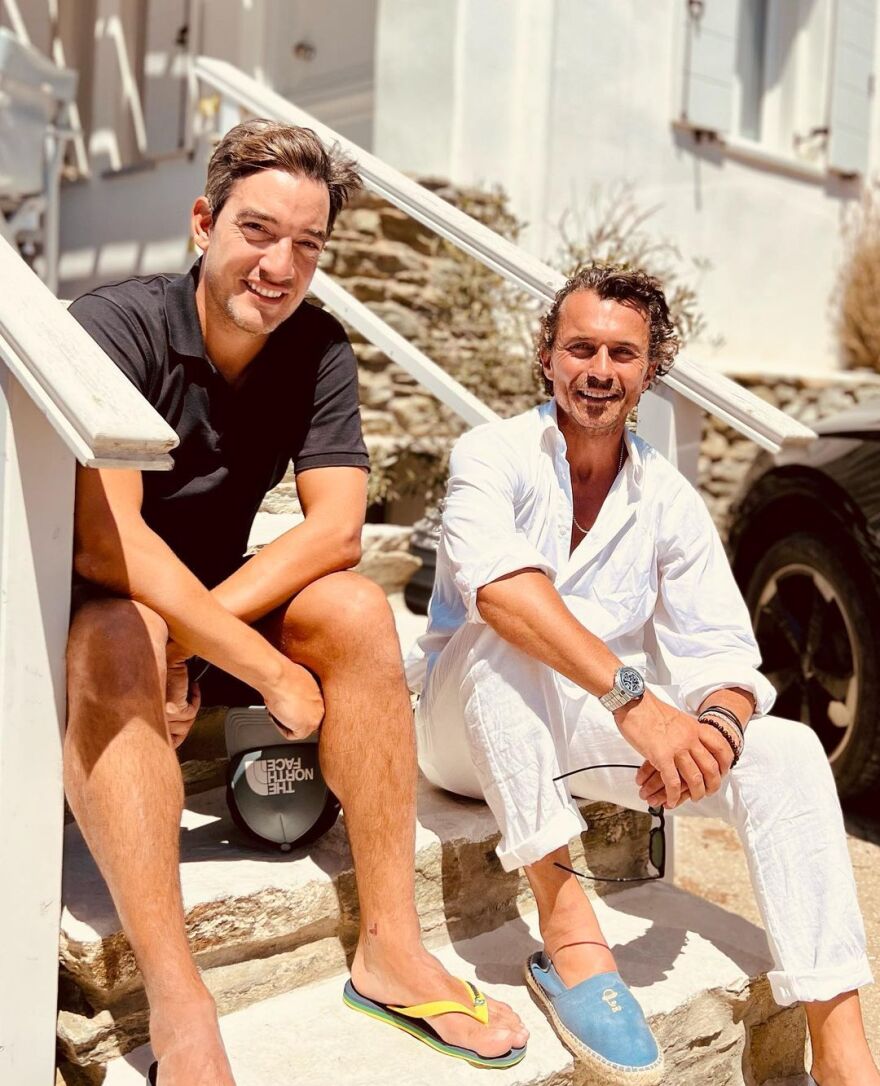 Ο Γουίλιαμ Αμπαντί κάνει διακοπές στη Μύκονο