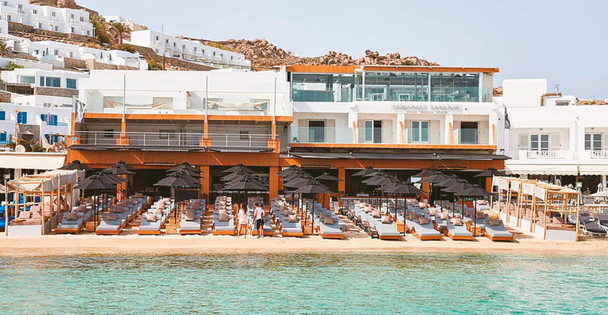 Τα χρυσά καβουροπόδαρα στο DK Oyster: Ποιοι «ρεζιλεύουν» διεθνώς τη Μύκονο