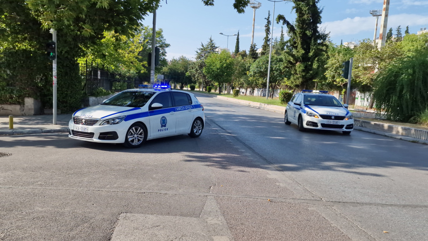 Θεσσαλονίκη: «Γέφυρα ζωής» από αστυνομικούς για τη μεταφορά 6χρονου στο ΑΧΕΠΑ - Δείτε βίντεο και φωτογραφίες