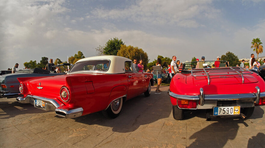 Κλασικά αυτοκίνητα και μοτοσικλέτες στον Άλιμο