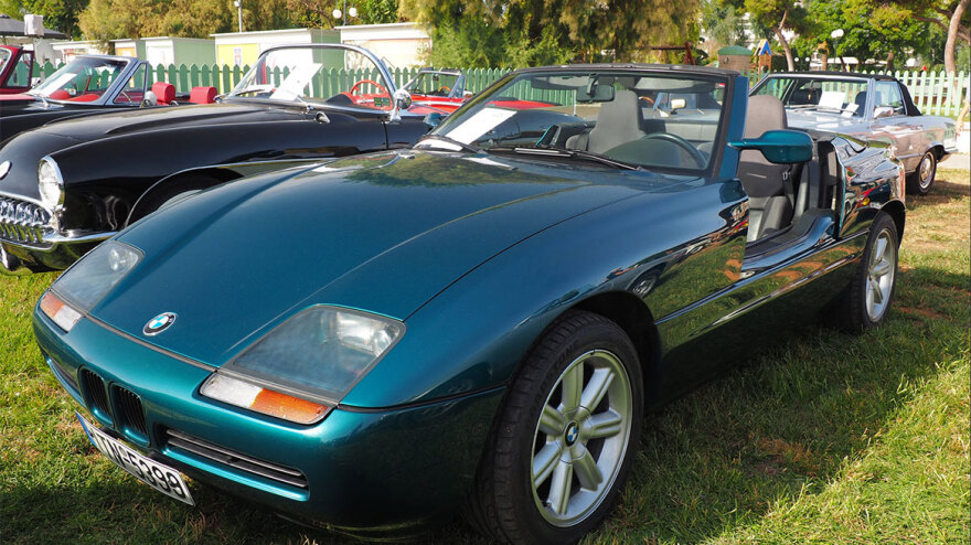 Κλασικά αυτοκίνητα και μοτοσικλέτες στον Άλιμο