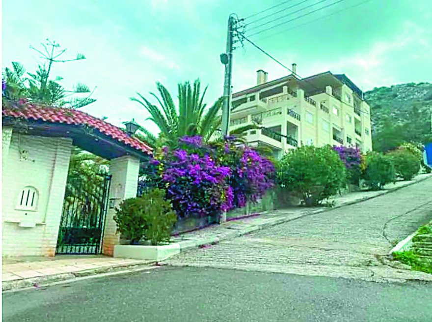 Tο σφυρί «χτυπάει» τα σπίτια επωνύμων από Σεπτέμβριο