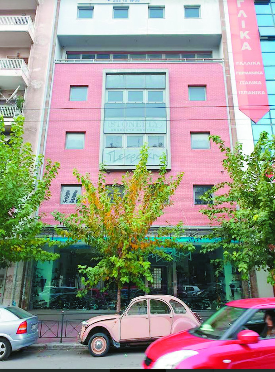 Tο σφυρί «χτυπάει» τα σπίτια επωνύμων από Σεπτέμβριο