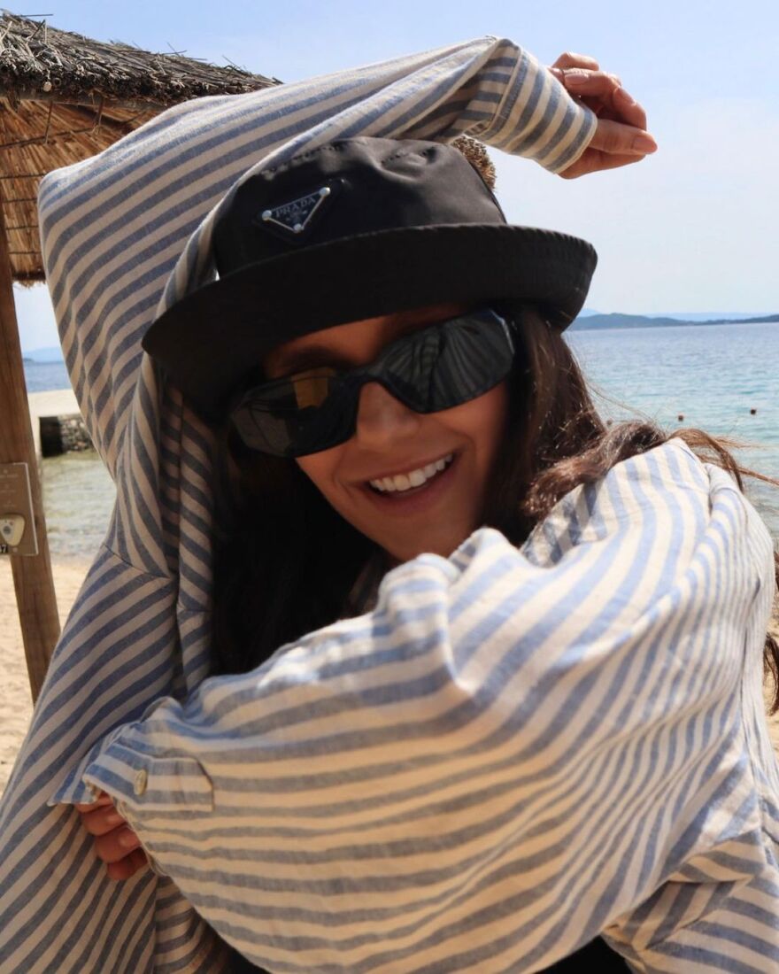 Νίνα Ντόμπρεβ: Για διακοπές στη Χαλκιδική, μετά το «Bricklayer»