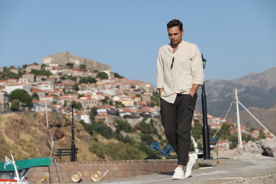 Γλυκάνισος: Ο απόλυτος έρωτας του Στρατή και της Ραζάν έρχεται στον ΣΚΑΪ