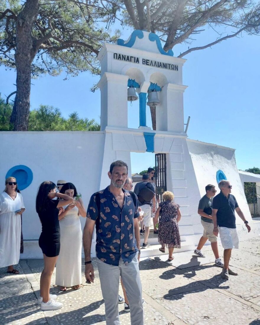 Λεωνίδας Κακούρης: Ο ηθοποιός συνάντησε τον Δημήτρη Γκοτσόπουλο στους Παξούς