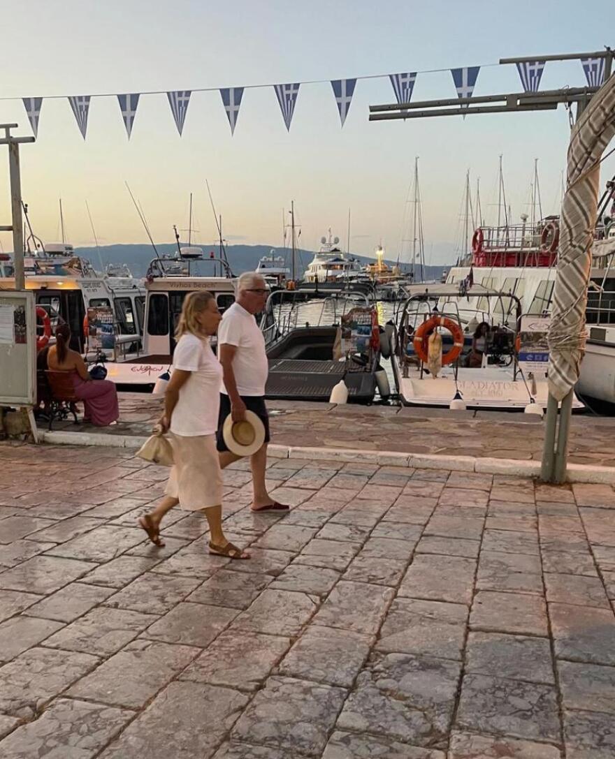 Φωτογραφία: Οι διακοπές του ζεύγους Prada στην Ύδρα 