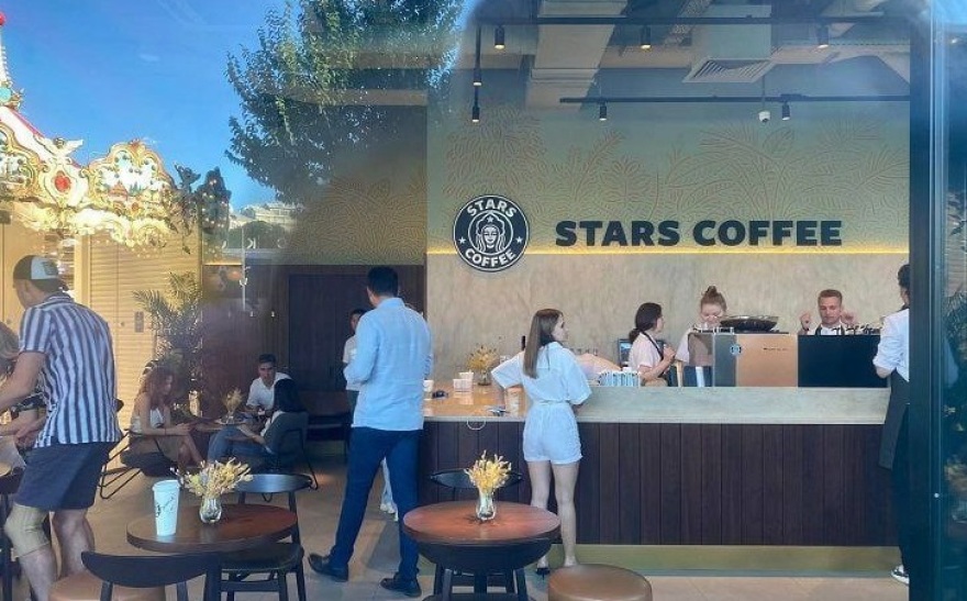 Ρωσία: Τα Stars Coffee αντικατέστησαν τα Starbucks και άνοιξαν τις πόρτες τους στη Μόσχα