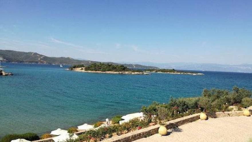 Χηνίτσα. Το ανέγγιχτο νησάκι με ιστορία που χάνεται στην αρχαιότητα 